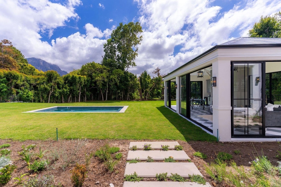 5 Bedroom Property for Sale in Constantia Western Cape